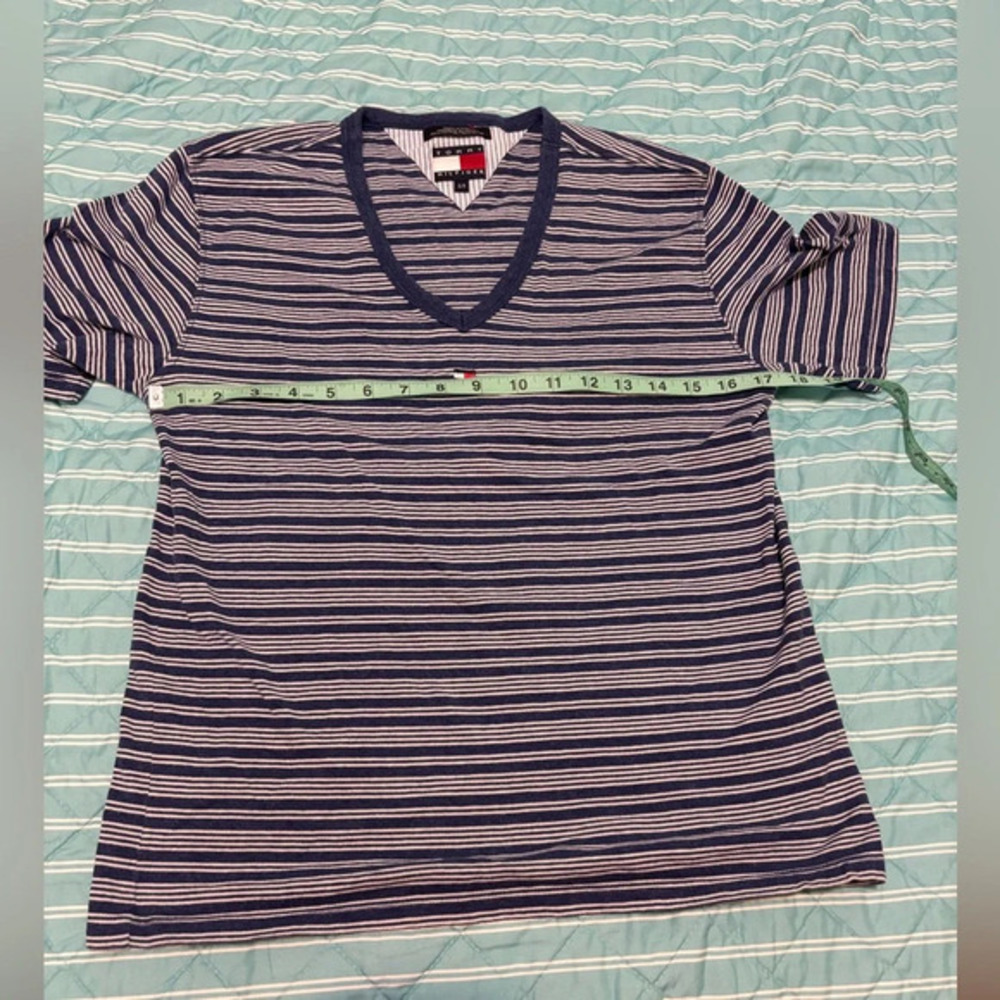 Tommy Hilfiger Woman’s V-Neck T-Shirt Small great shape